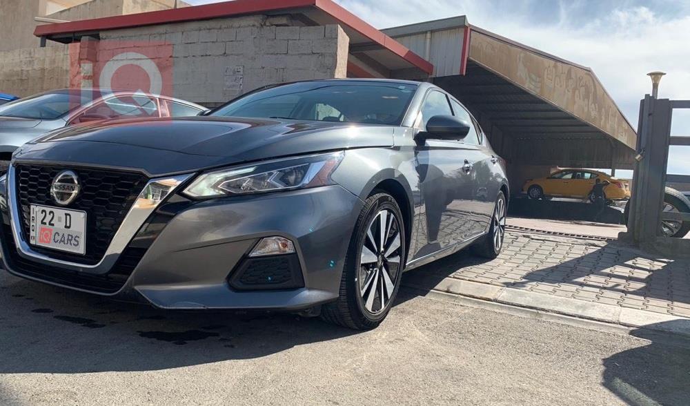 نيسان ألتيما